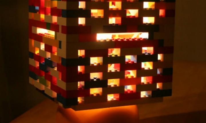 светильник из кубиков Lego